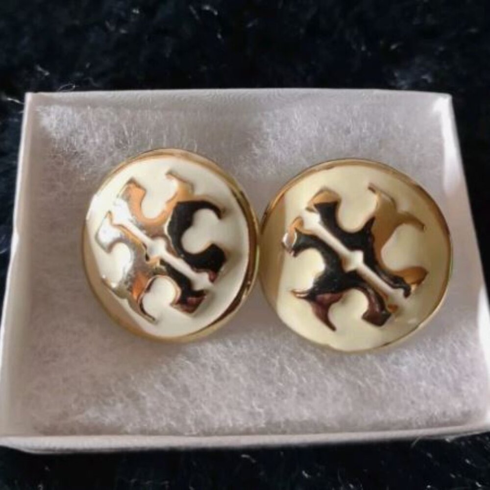 Tory Burch Logo Pierced Earrings Classic Gold Tone On White Look - Picture 2 of 5